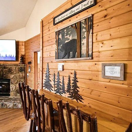 Four Private Suites - Hot Tub - Arcade - Fast Wi-Fi - One Minute To Parkway Fun Pigeon Forge Exterior foto